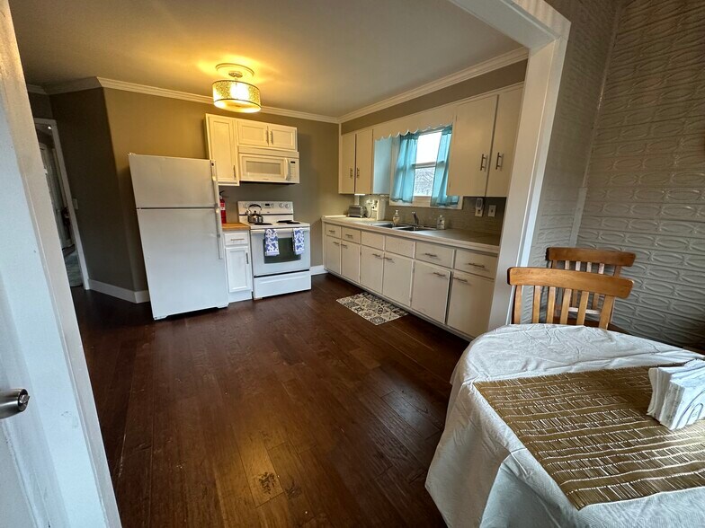 Building Photo - 22929 Huron River Dr