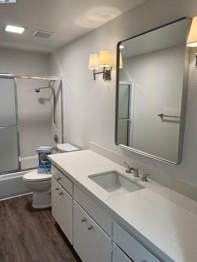 Building Photo - 535 Cambrian Way