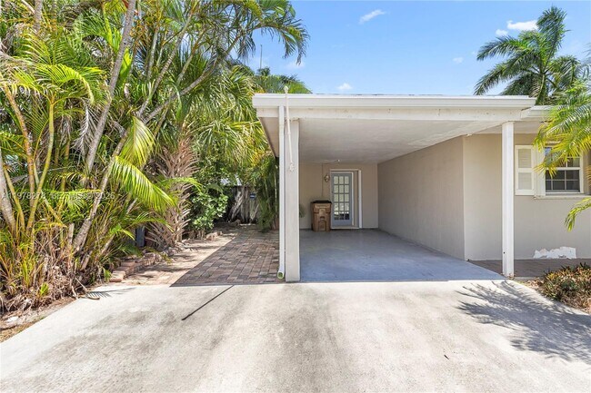 Building Photo - 809 SE 14th Dr