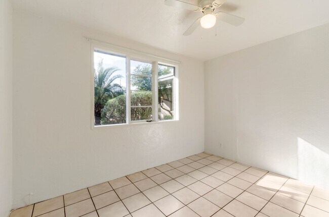 Building Photo - Charming 1-bedroom, 1-bath home in Tucsons most iconic neighborhood!