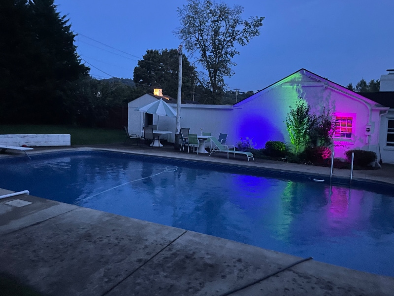 Building Photo - 920 Riverview Dr