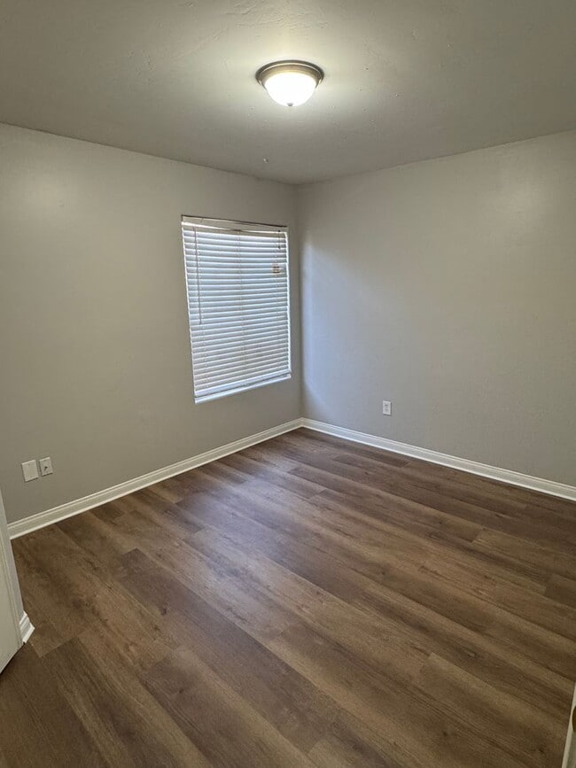 Building Photo - Southwest Dream Home