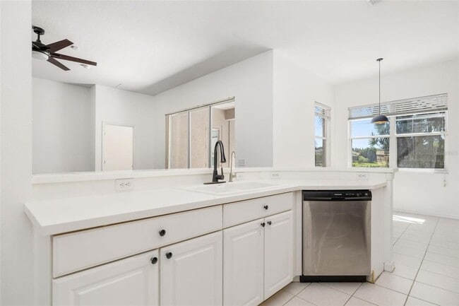 Building Photo - 7813 Castleisland Dr
