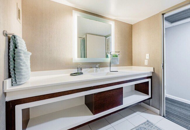 Building Photo - 14703 Park Row Blvd