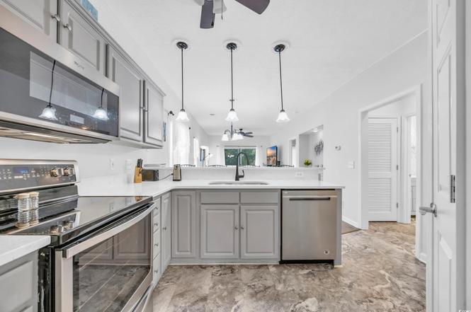 Building Photo - 612 River Oaks Dr