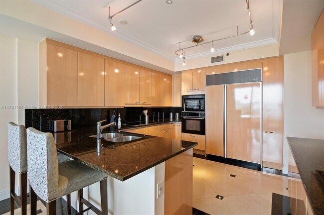 Building Photo - 791 Crandon Blvd