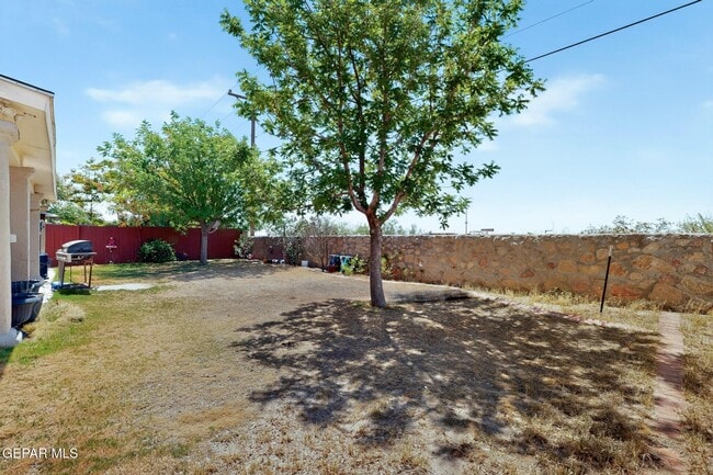 Building Photo - 14224 Desert Ash Dr
