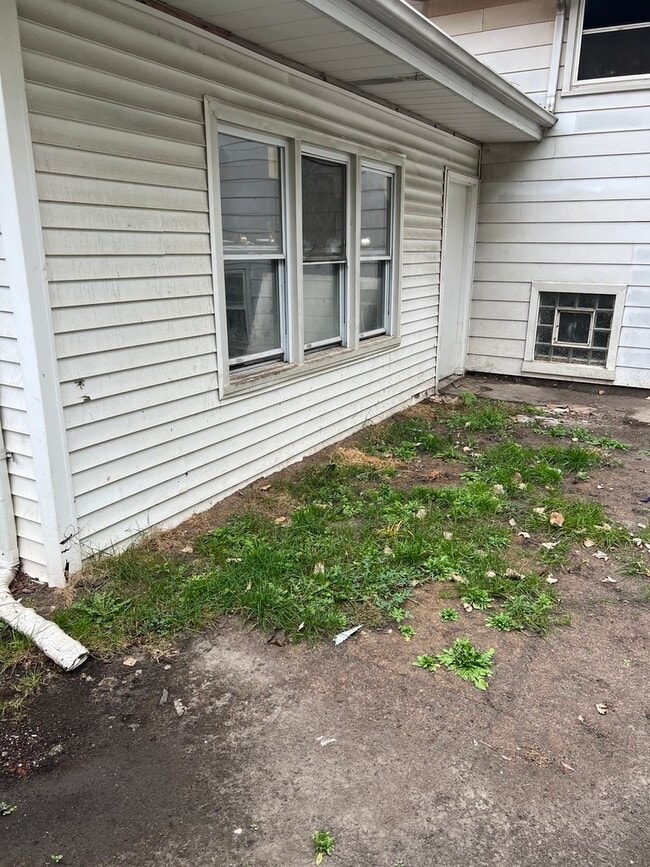 Building Photo - 15707 Dante Dr