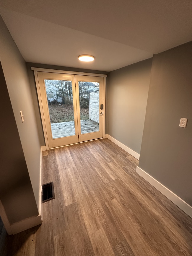 Building Photo - 178 Birch St