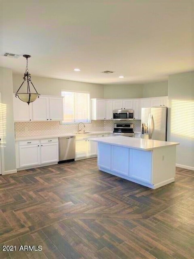 Building Photo - Rare 5-Bedroom Rental with Designer Kitchen and Community Pool