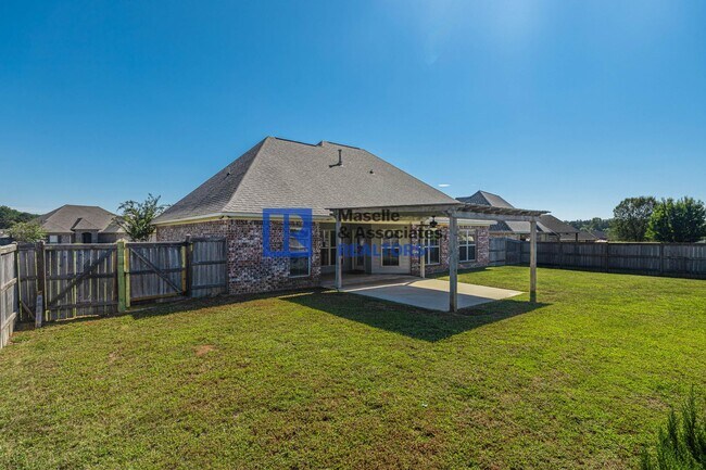 Building Photo - 3 Bed/2 Bath Home in Providence