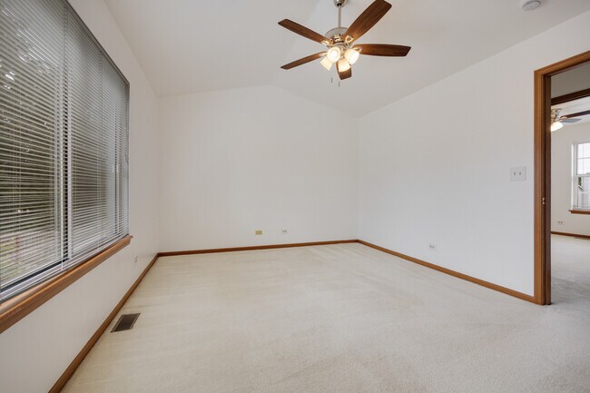 Building Photo - 1127 Ashbrook Dr
