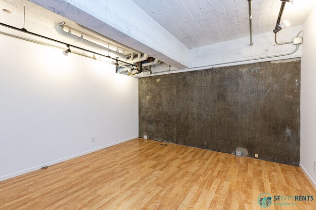 Building Photo - SoMA: Ground Level Conversion Live/Work Lo...