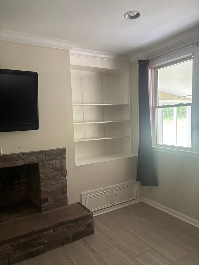 Building Photo - 514 Weed Dr