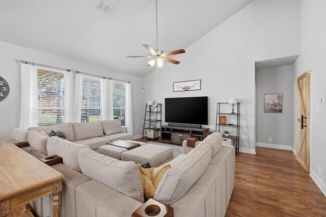 Building Photo - Bright Steubing Ranch Home with Two Primary Suites & Solar Panels