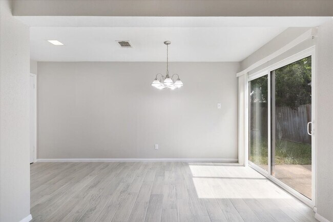Building Photo - 10254 Bridgeland Ln