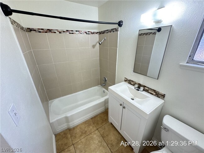 Building Photo - 210 S Mallard St