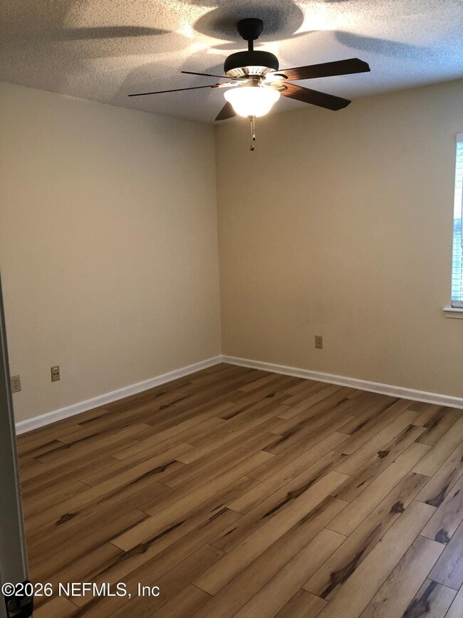 Building Photo - 12910 Forest Glen Ct S