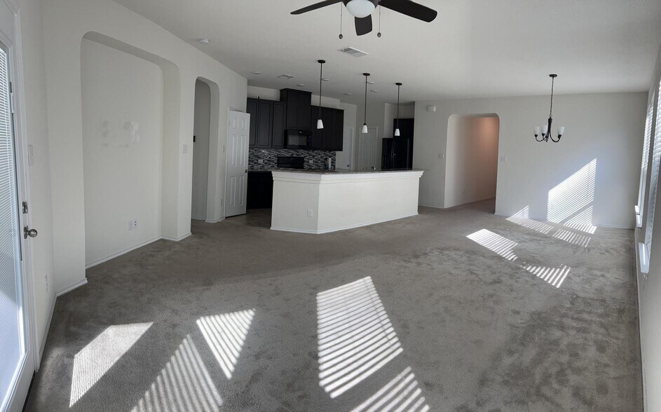 Building Photo - 405 Kaden Prince Dr