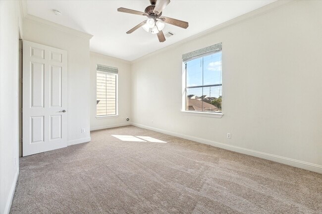 Building Photo - 1231 W Pierce St