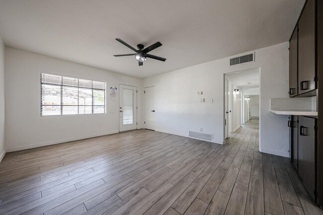 Building Photo - 2816 N 33rd Pl