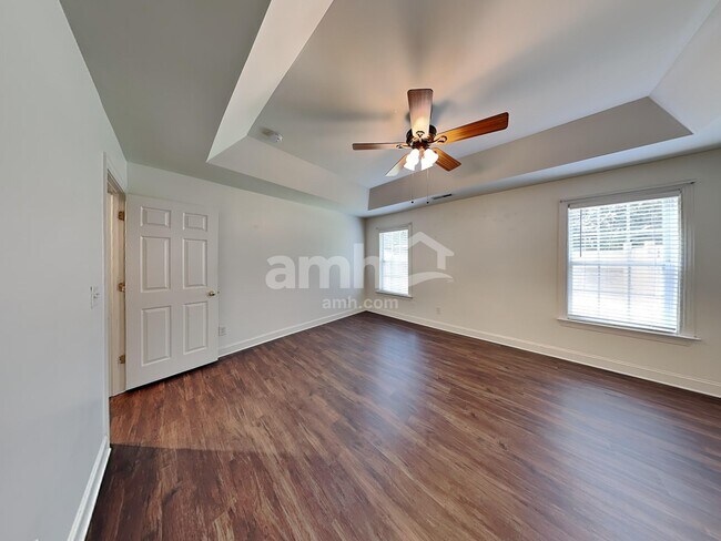 Building Photo - 2016 Sentinel Dr