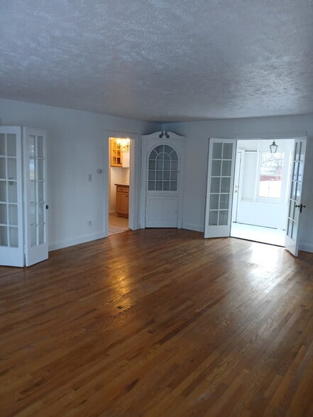 Building Photo - 3520 Ingleside Rd