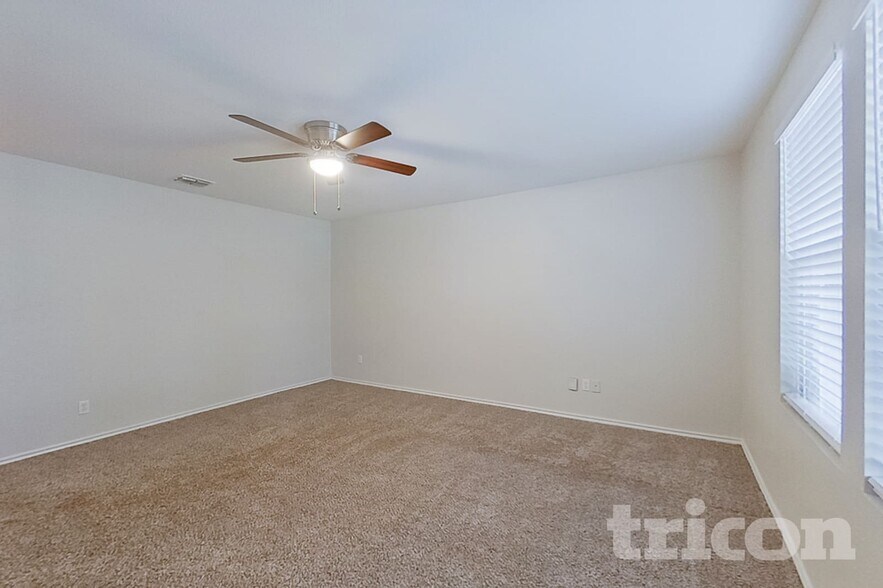 Building Photo - 1242 Yukon Dr