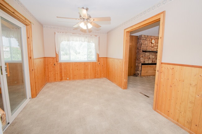 Building Photo - 215 Hillcrest Pl