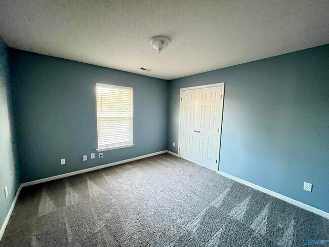 Building Photo - 143 Bremerton Dr SW