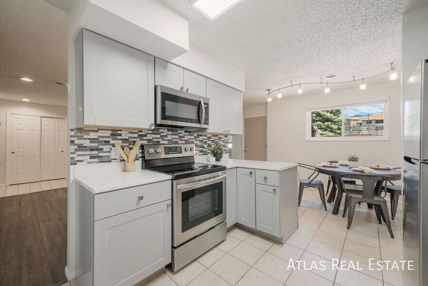 Building Photo - 6540 Delmonico Dr