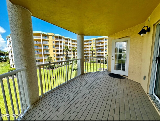 Building Photo - 4670 Links Village Dr