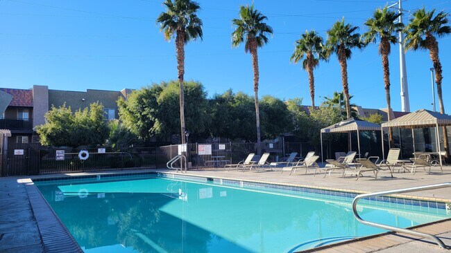 Building Photo - 5251 Indian River Dr