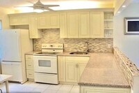 Building Photo - 8535 Casa Del Lago