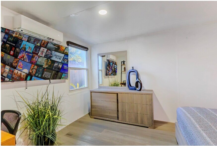 Building Photo - 27 W 39th Pl
