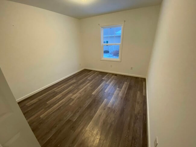 Building Photo - 801 S 15th St