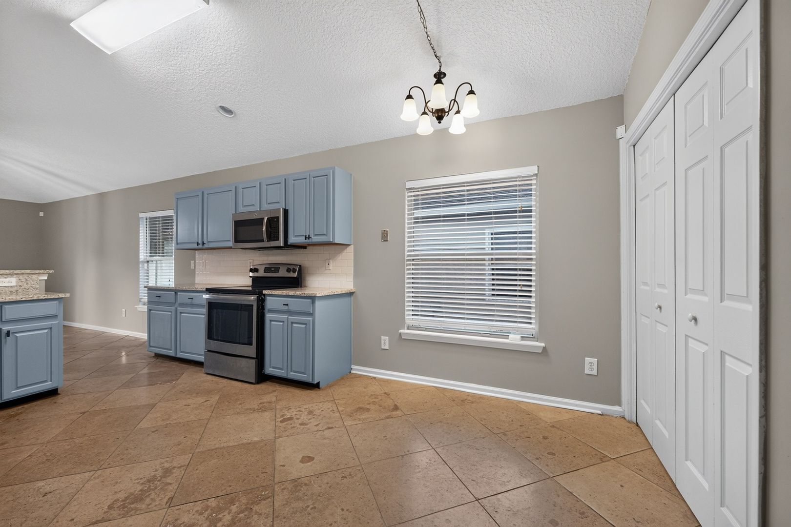 Building Photo - 863 Timberjack Ct