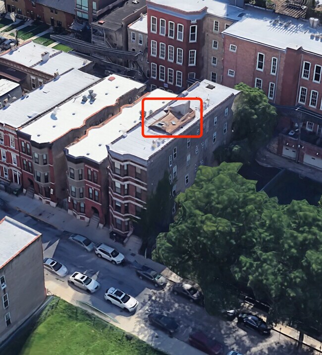 Building Photo - 736 N Throop St