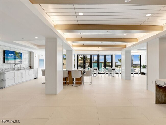 Building Photo - 4001 Gulf Shore Blvd N