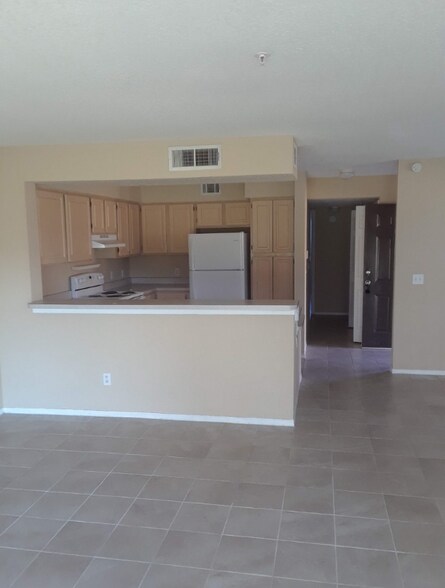 Building Photo - 14037 Fairway Island Dr