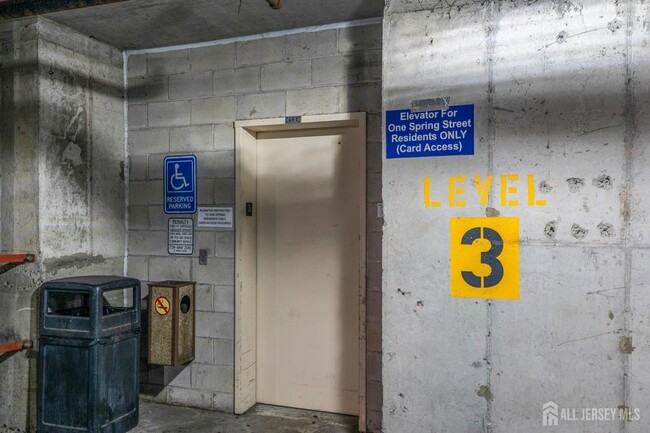 Building Photo - 1 Spring St