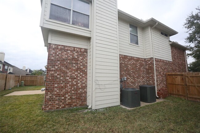 Building Photo - 1611 Candleston Ln