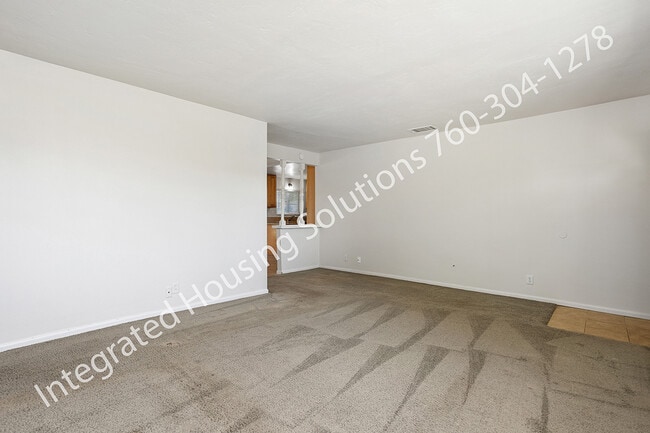 Building Photo - 1469 E Mission Ave