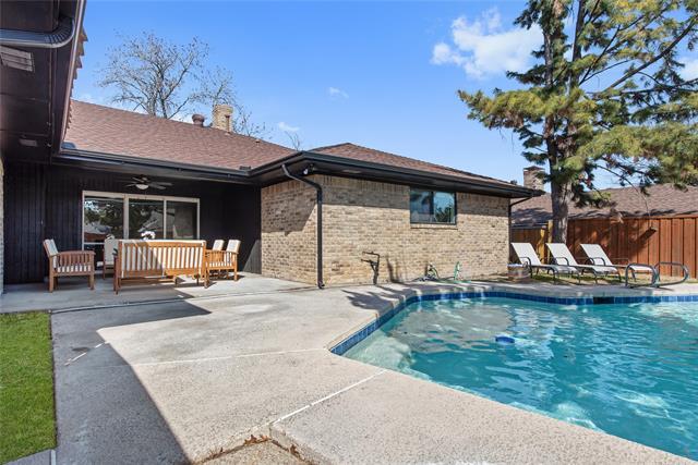 Building Photo - 2212 Parkhaven Dr