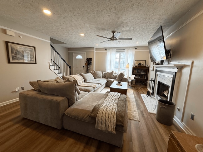 Building Photo - 2317 Kissing Tree Ln SE