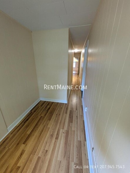 Building Photo - 28 Autumn St