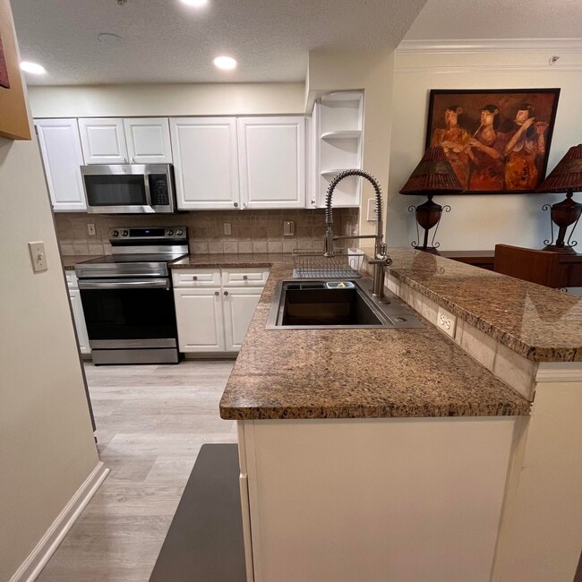 Building Photo - 2018 Alta Meadows Ln