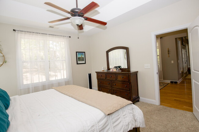 Building Photo - "Beautifully Designed, spacious 2400 Sq. F...
