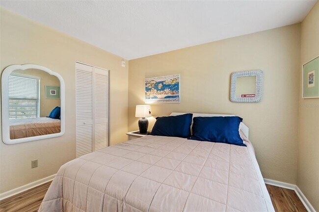 Building Photo - 6021 Bahia Del Mar Cir