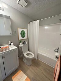 Building Photo - 2 Bed 1 Bath – $766 Effective Rent w/ Move-In Special